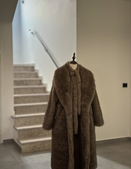 جاكيت فرو طويل